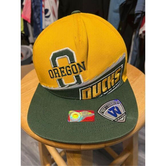 Oregon Ducks Flat Brim SnapBack Hat - Picture 1 of 6